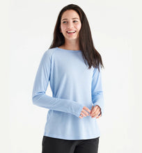 Load image into Gallery viewer, Women&#39;s Bamboo Lightweight Long Sleeve II Clear Sky